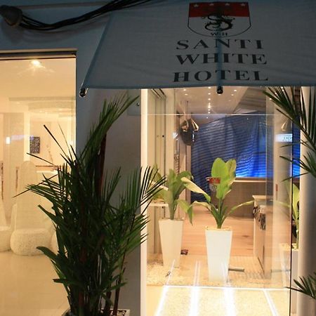 Santi White Hotel Phuket Exterior photo