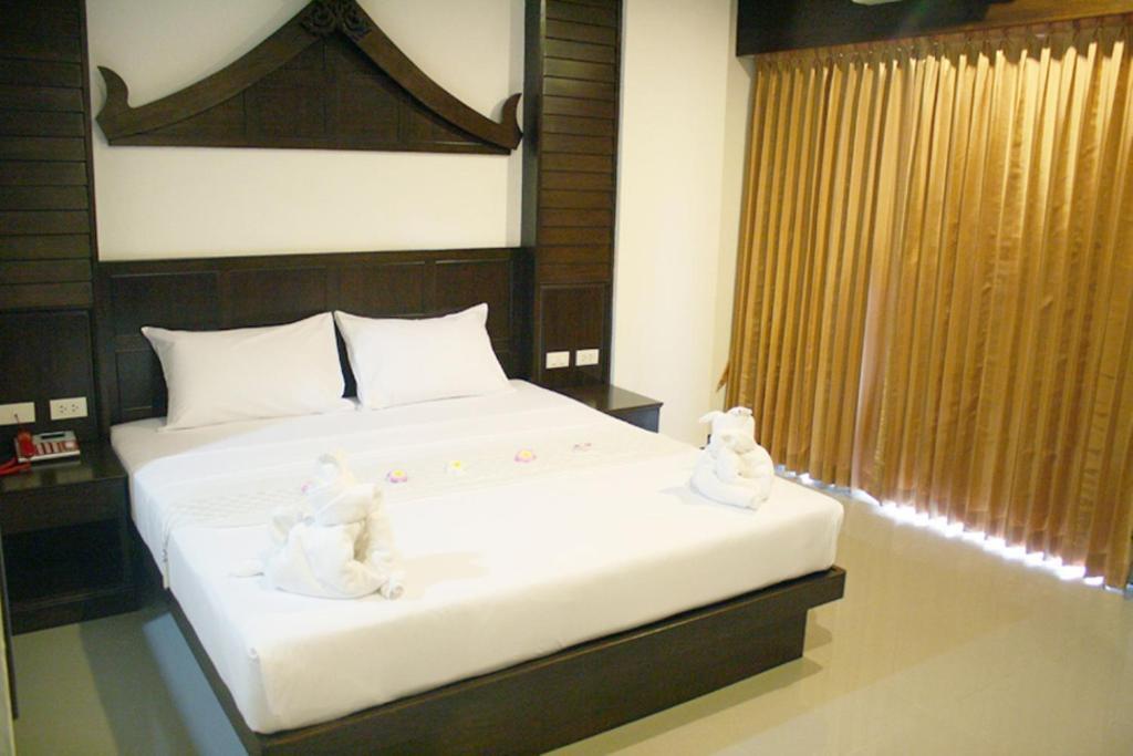 Santi White Hotel Phuket Room photo