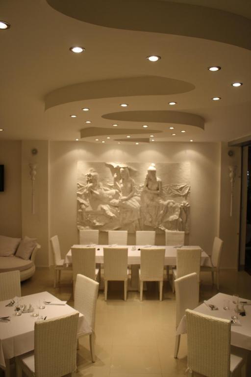 Santi White Hotel Phuket Exterior photo
